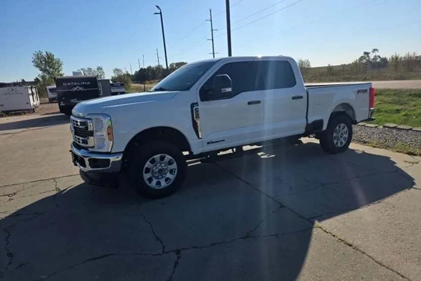 2024 Ford F-250 photo 1