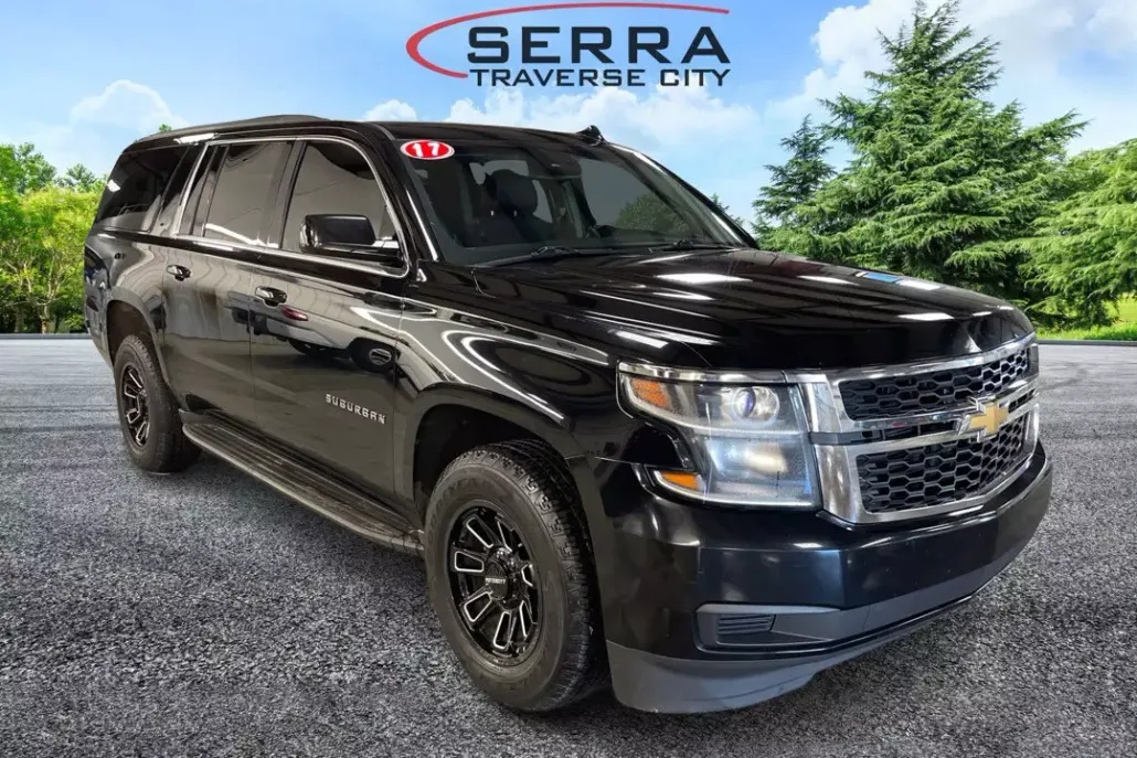 2017 Chevrolet Suburban LT photo 1