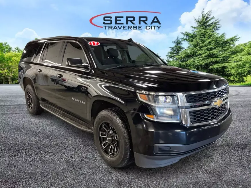 2017 Chevrolet Suburban LT photo 1