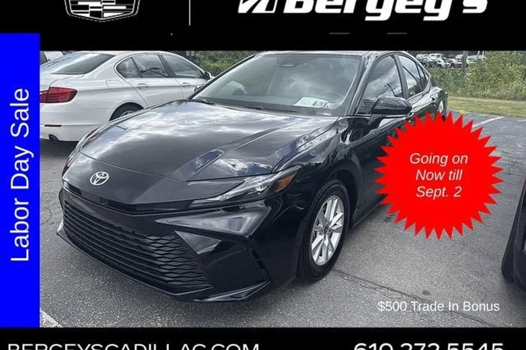 2025 Toyota Camry LE photo 1