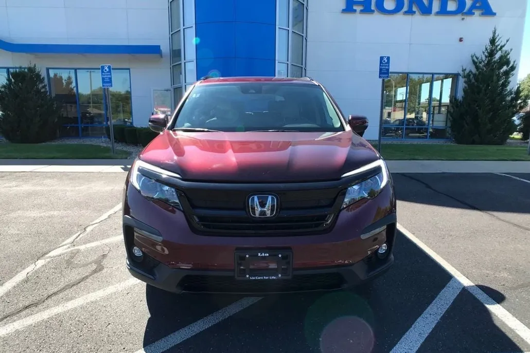 2022 Honda Pilot Special Edition photo 1