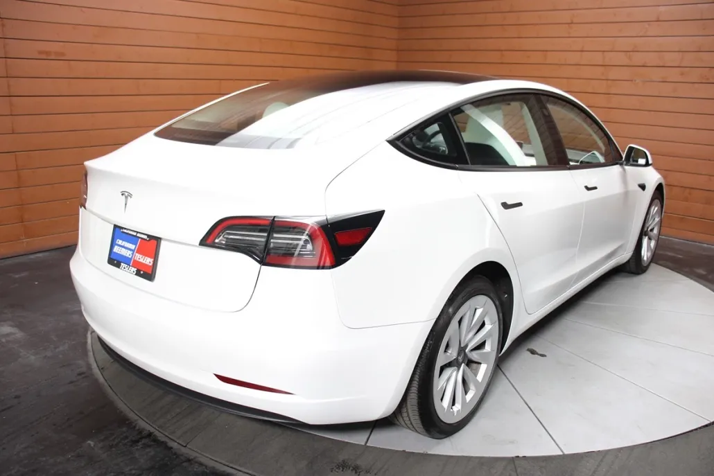 2023 Tesla Model 3 photo 1