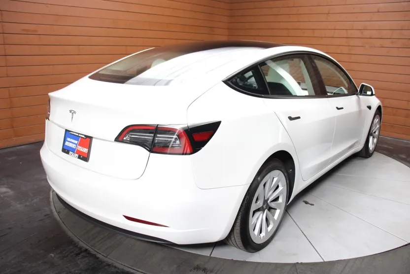 2023 Tesla Model 3 photo 1
