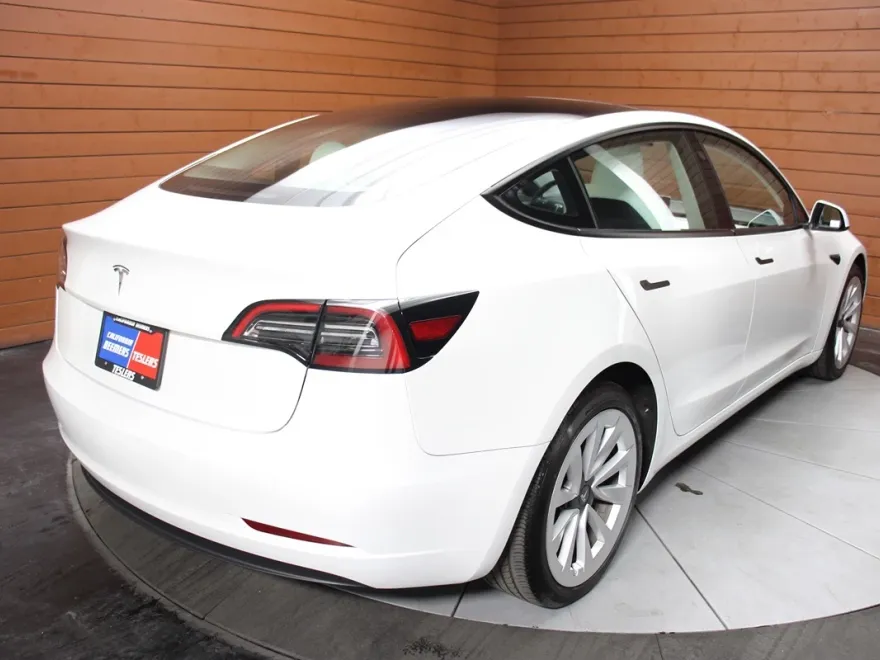 2023 Tesla Model 3 photo 1