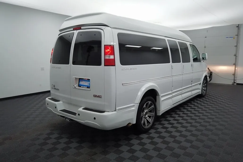 2020 Gmc Savana photo 1