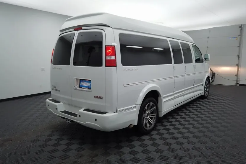 2020 Gmc Savana photo 1