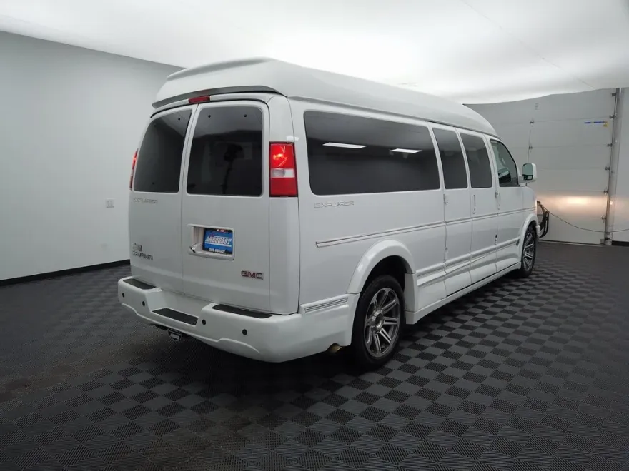 2020 Gmc Savana photo 1