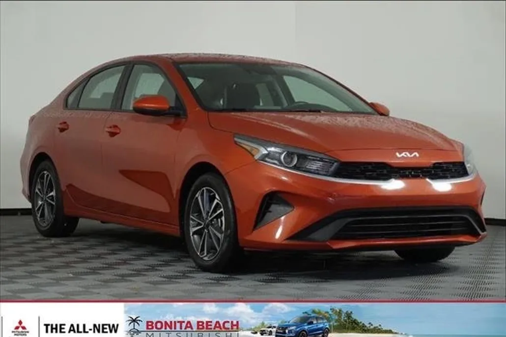 2024 Kia Forte LXS photo 1