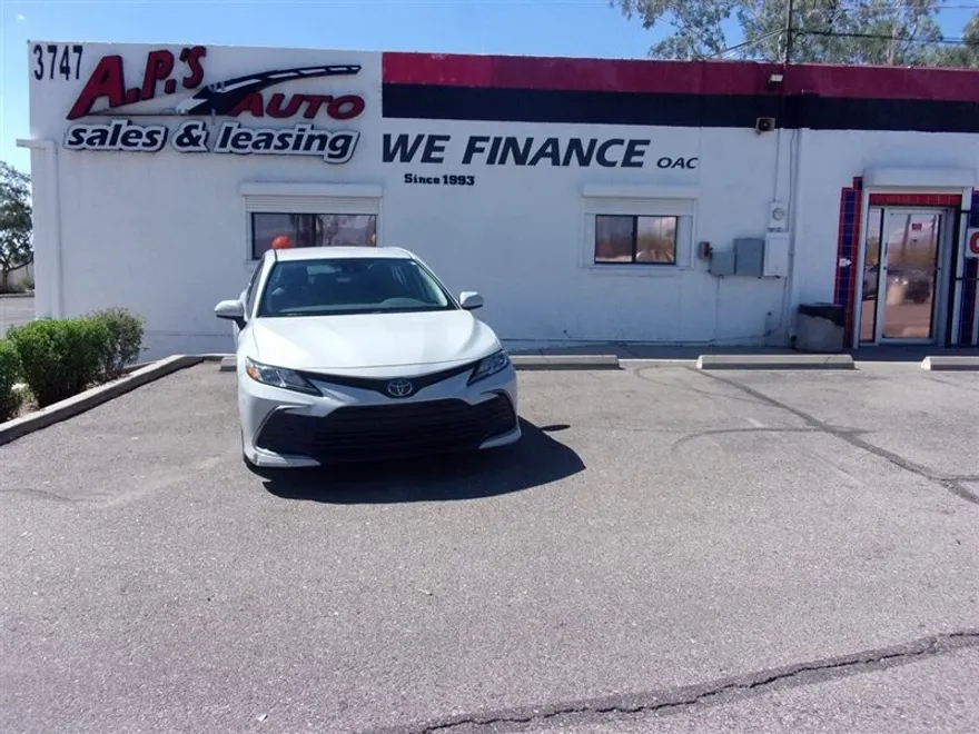 2024 Toyota Camry LE photo 1
