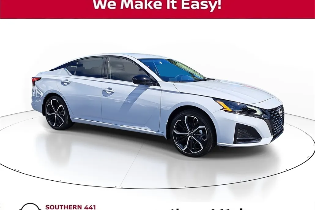 2025 Nissan Altima 2.5 SR photo 1