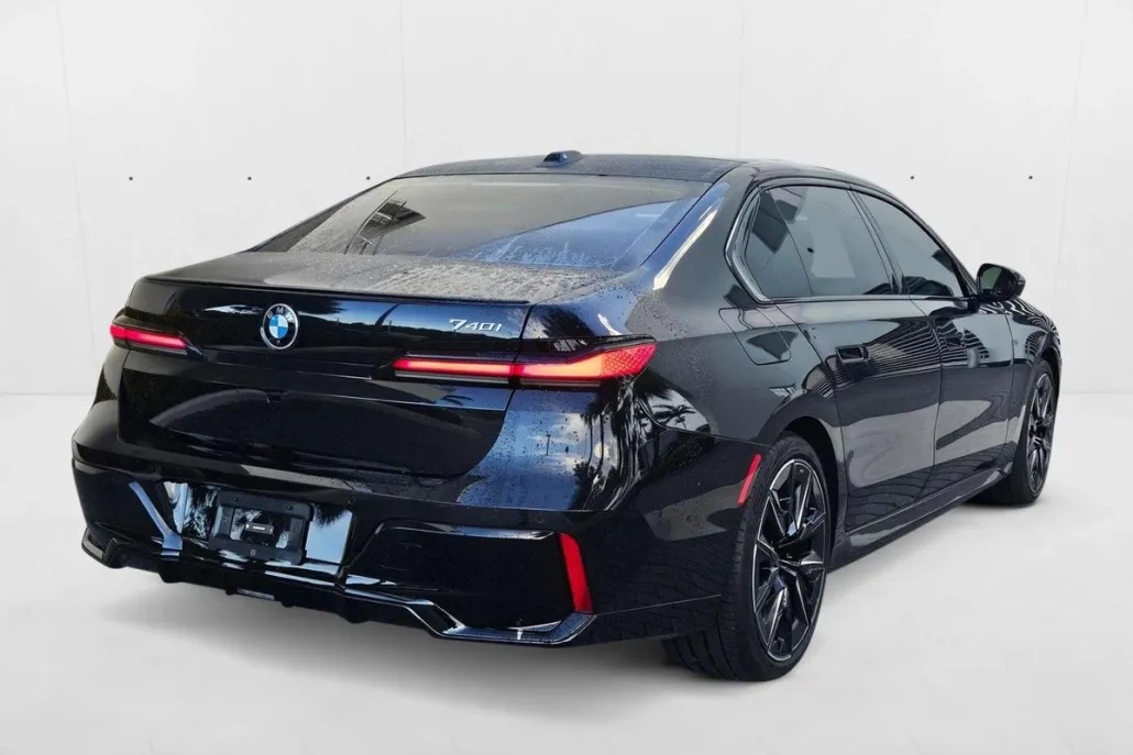 2025 Bmw 740i photo 1
