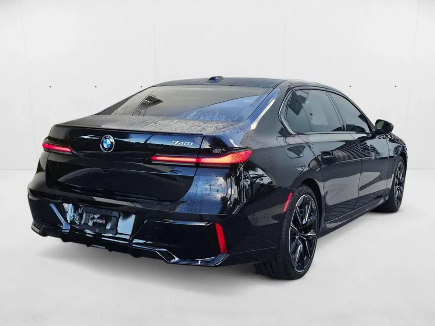 2025 Bmw 740i photo 1