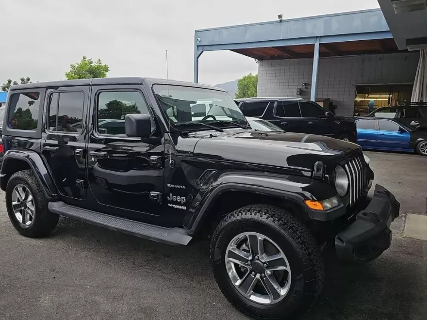 2020 Jeep Wrangler Unlimited Sahara photo 1