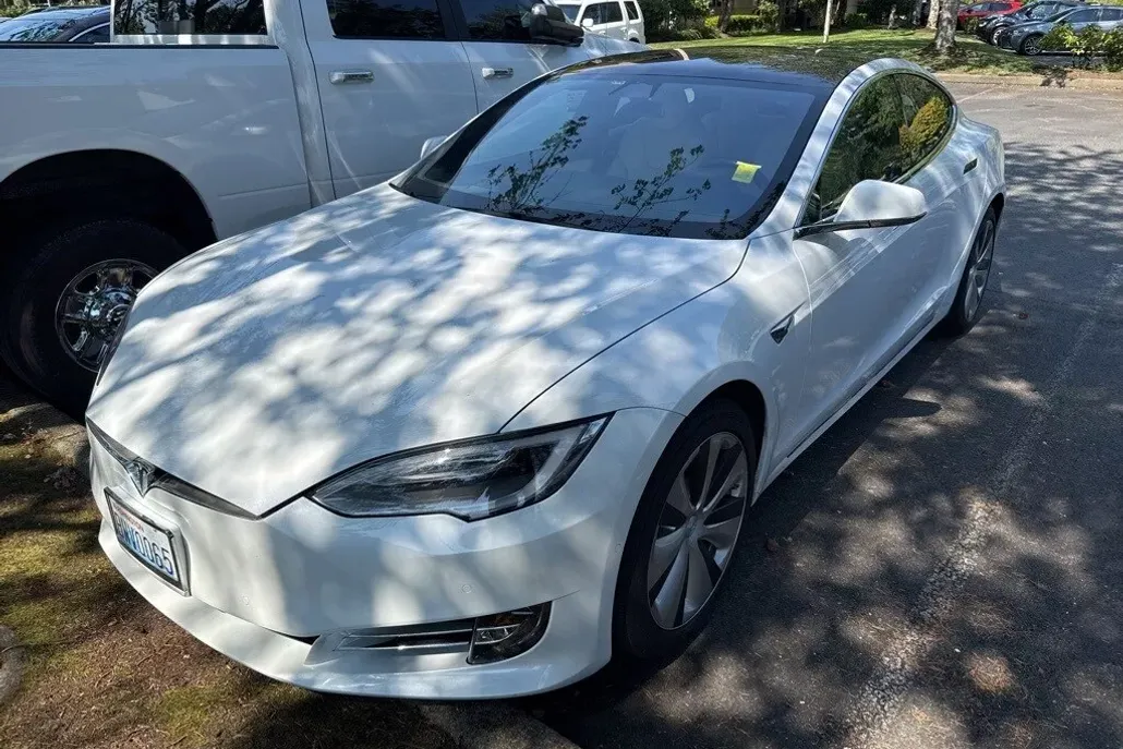 2021 Tesla Model S Long Range Plus photo 1