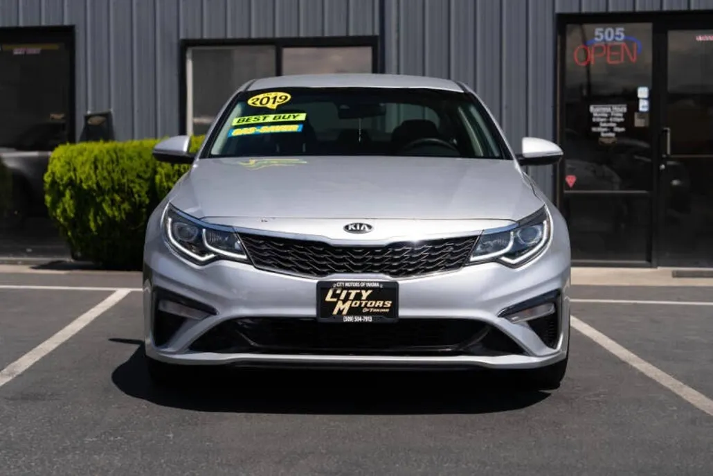 2019 Kia Optima LX photo 1