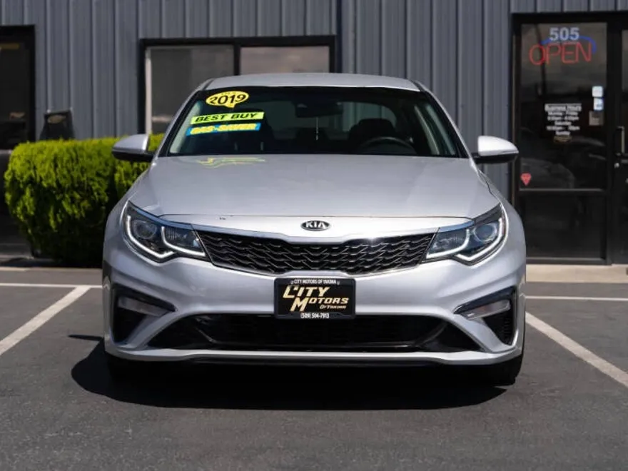 2019 Kia Optima LX photo 1