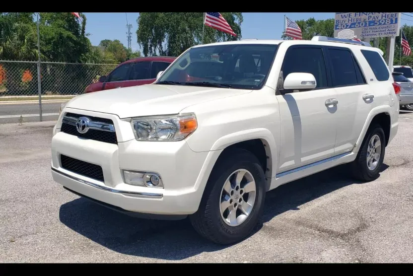 2013 Toyota 4Runner SR5 2WD photo 1
