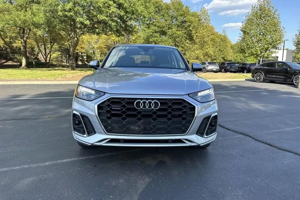 2022 Audi Q5 45 S line Premium photo 1