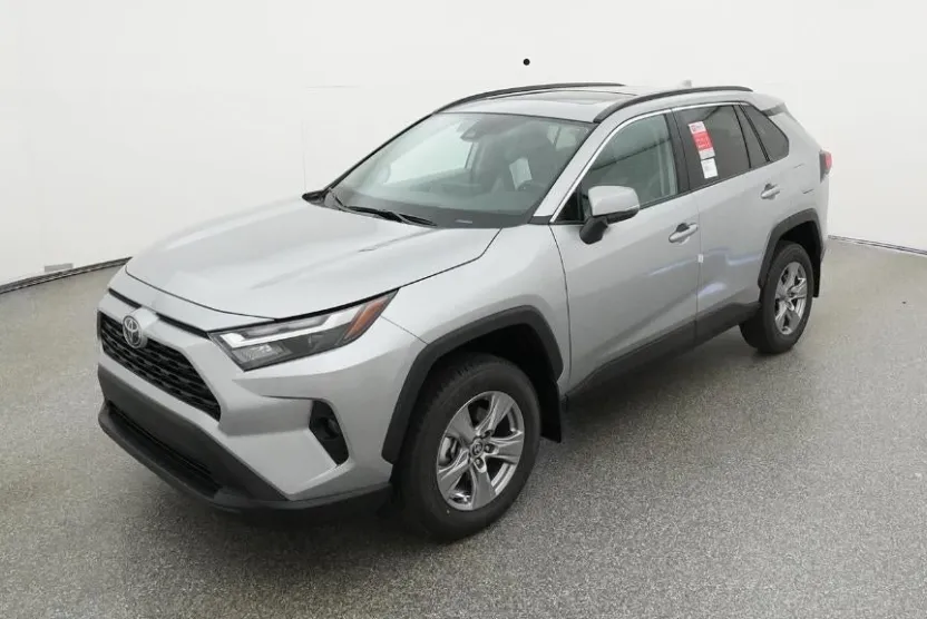 2025 Toyota RAV4 XLE photo 1