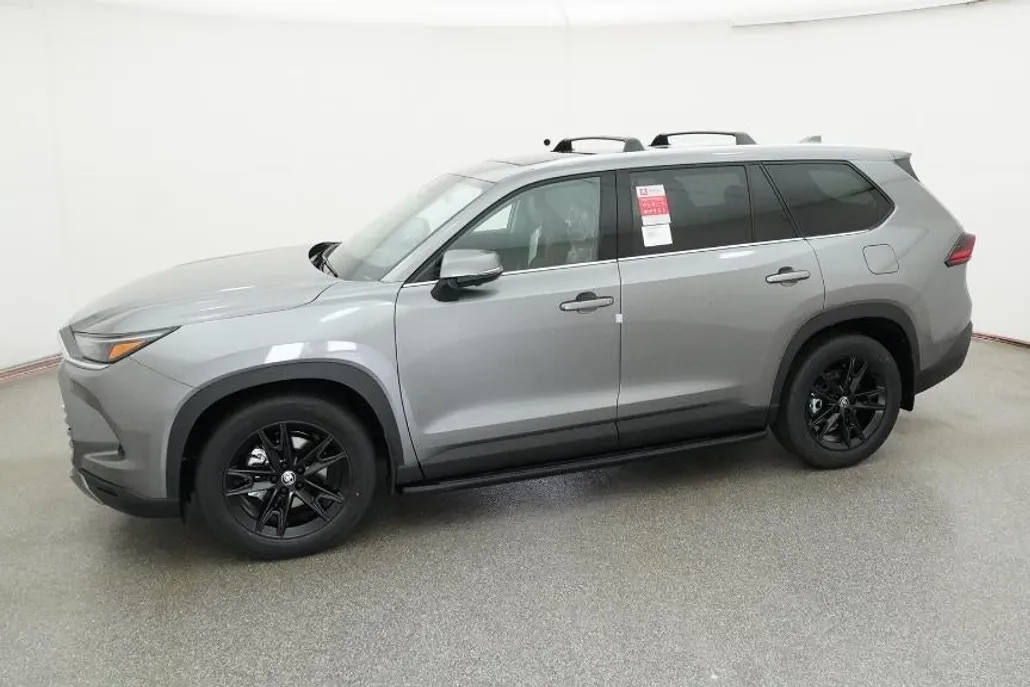 2025 Toyota Grand Highlander Platinum photo 1