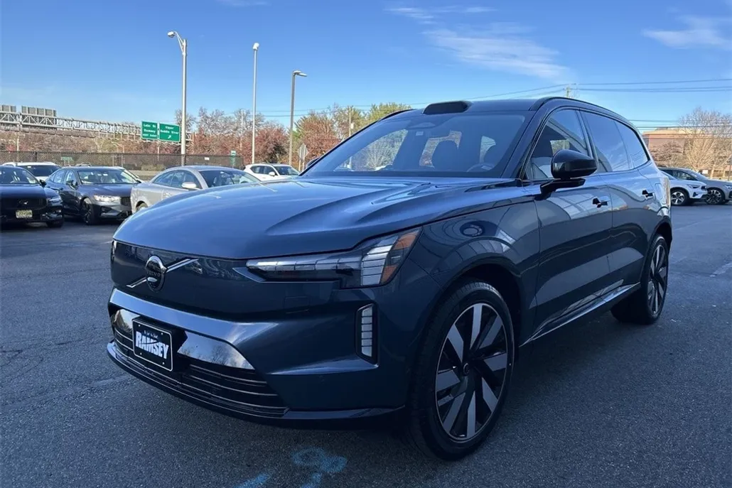 2025 Volvo EX90 Twin Motor Performance Ultra photo 1