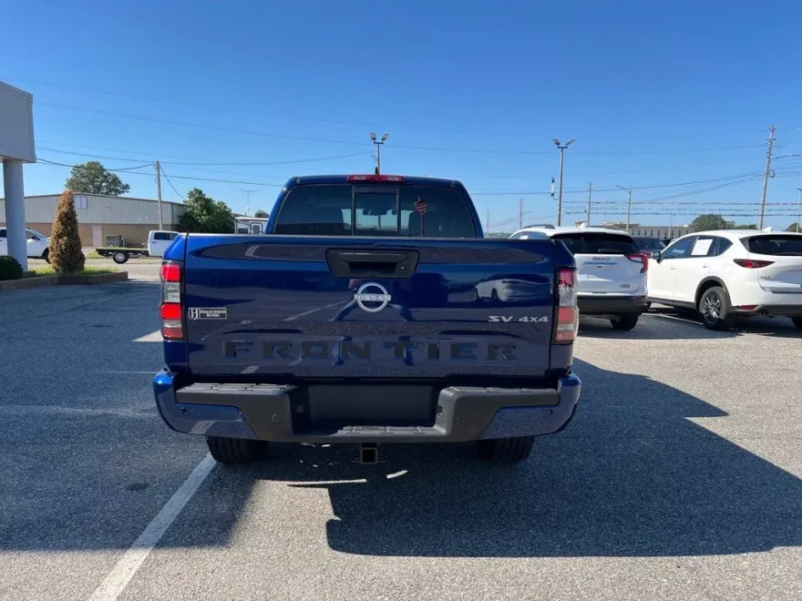 2022 Nissan Frontier SV photo 1