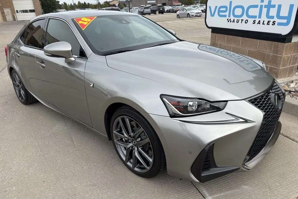 2018 Lexus IS 300 photo 1