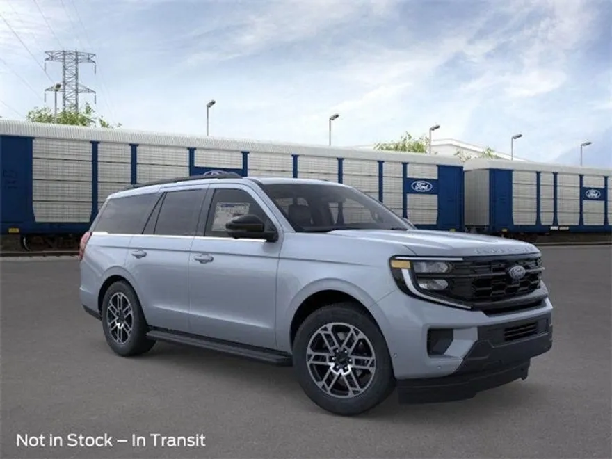 2025 Ford Expedition photo 1
