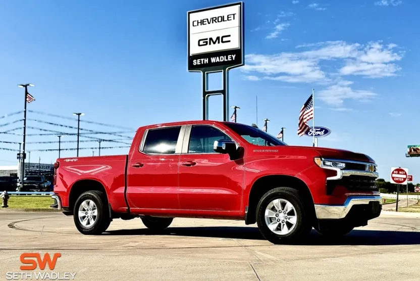 2023 Chevrolet Silverado 1500 LT1 photo 1
