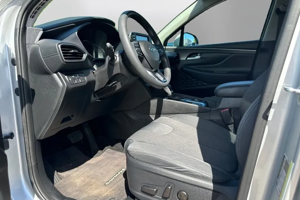2019 Hyundai Santa Fe SEL photo 1