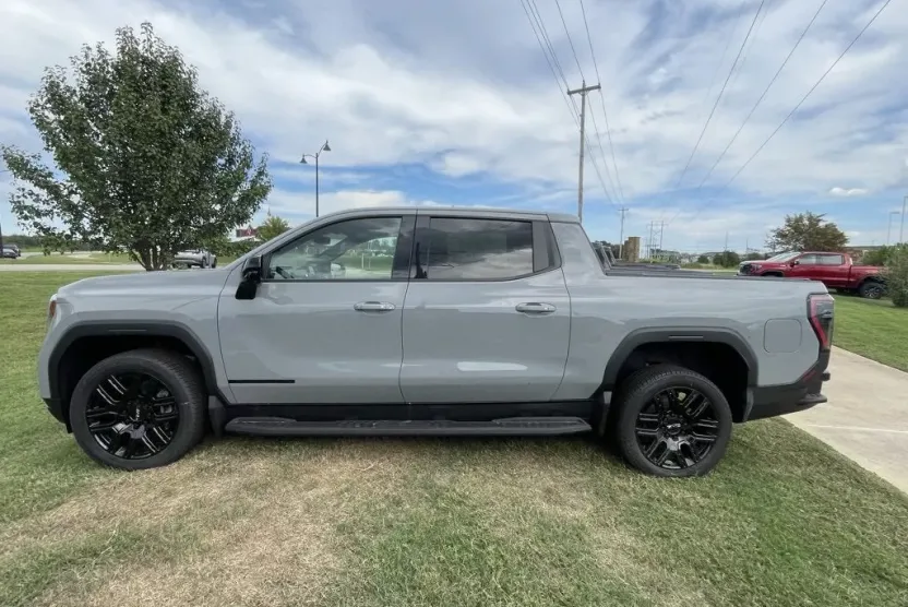 2026 Gmc Sierra Elevation photo 1
