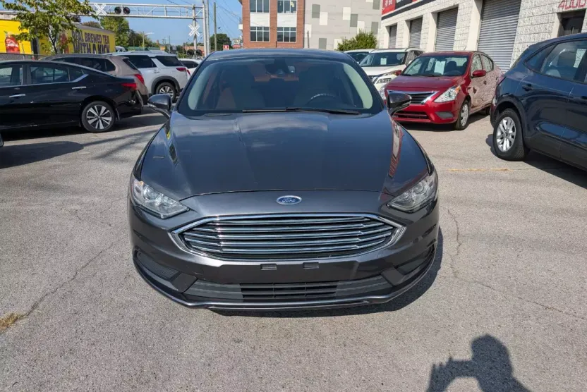 2018 Ford Fusion SE photo 1