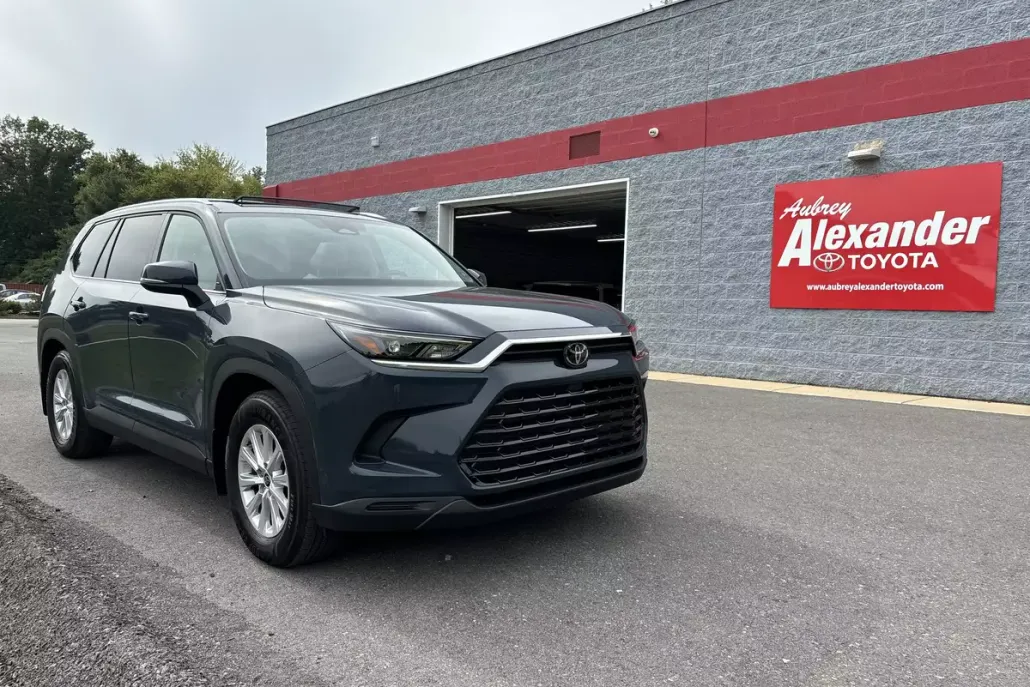 2025 Toyota Grand Highlander XLE photo 1