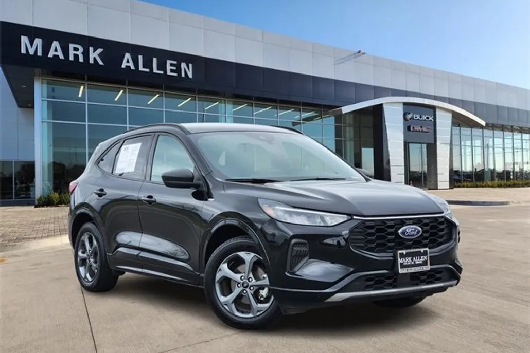 2024 Ford Escape ST-Line photo 1