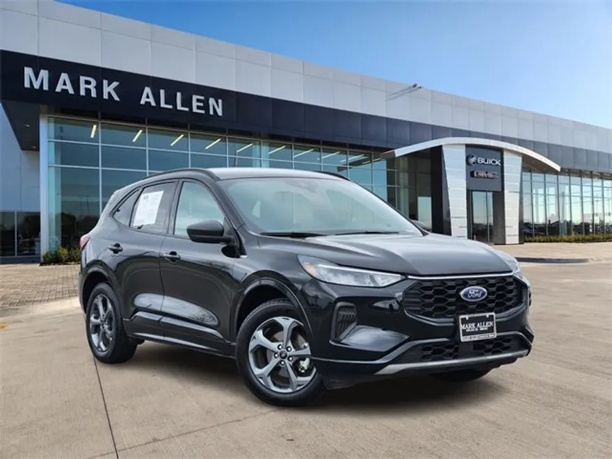 2024 Ford Escape ST-Line photo 1