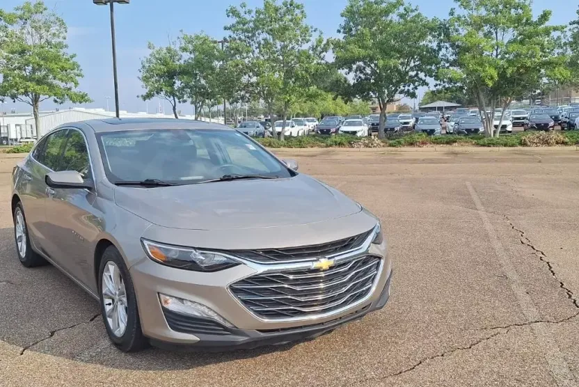 2022 Chevrolet Malibu 1LT photo 1