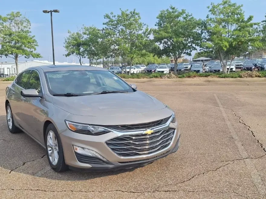 2022 Chevrolet Malibu 1LT photo 1