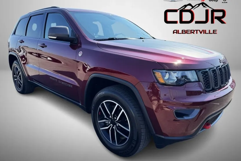 2020 Jeep Grand Cherokee Trailhawk photo 1