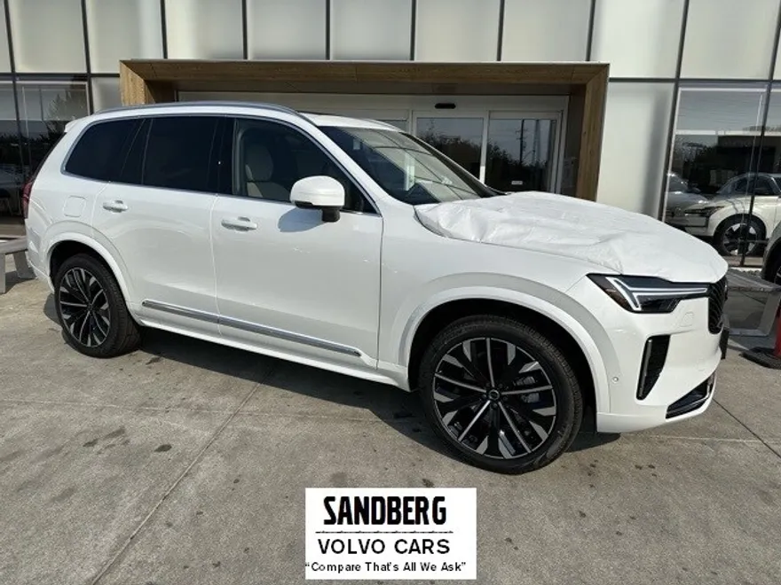 2025 Volvo XC90 B5 Plus photo 1