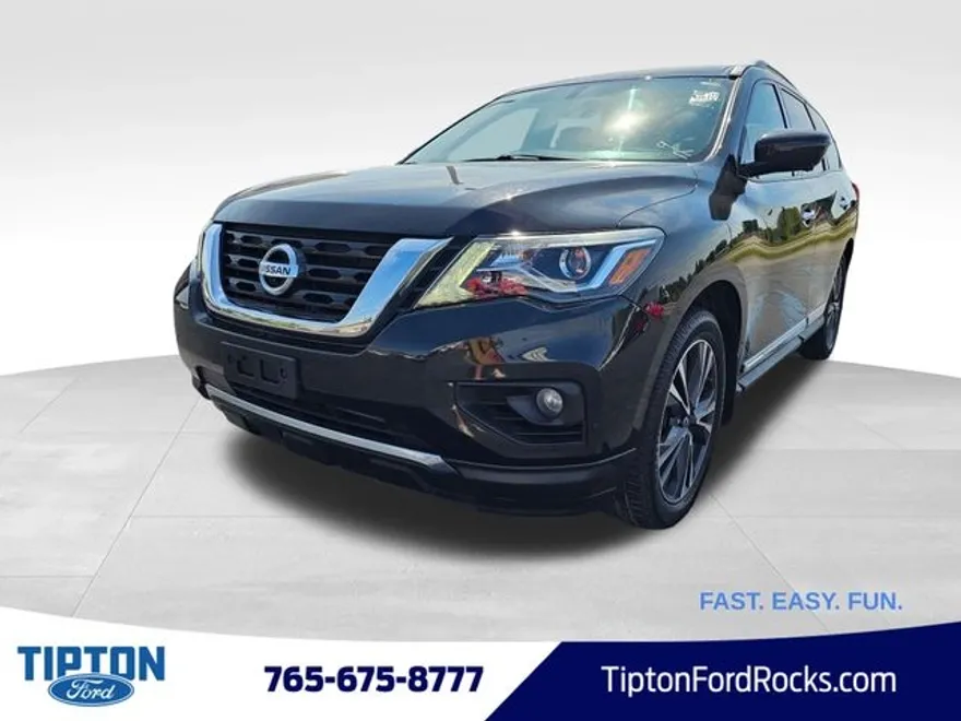 2017 Nissan Pathfinder Platinum photo 1