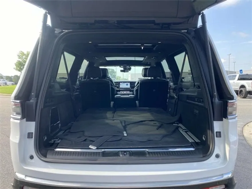 2023 Jeep Wagoneer Series II Limited photo 1