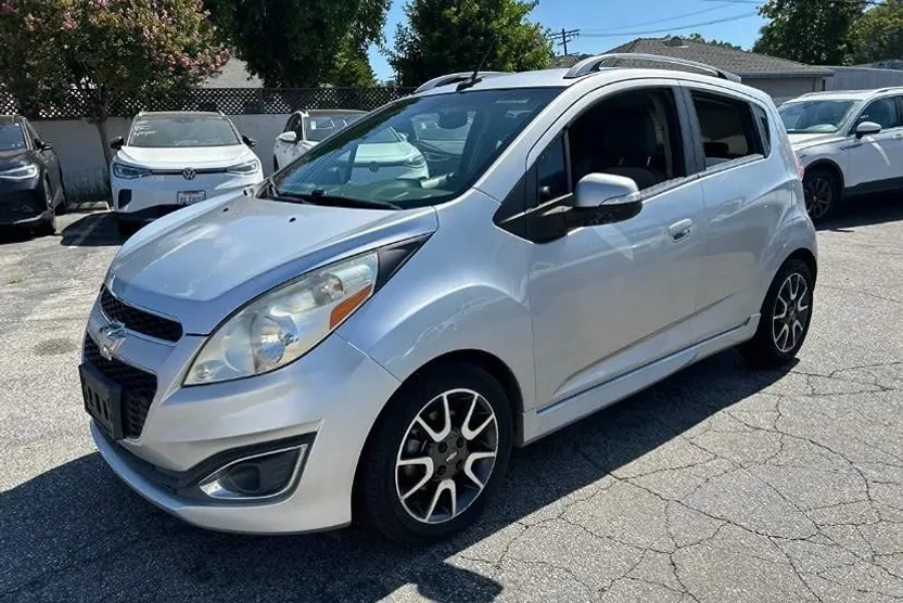 2014 Chevrolet Spark LT photo 1