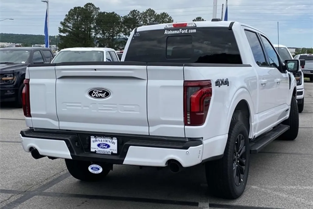 2025 Ford F-150 Lariat photo 1