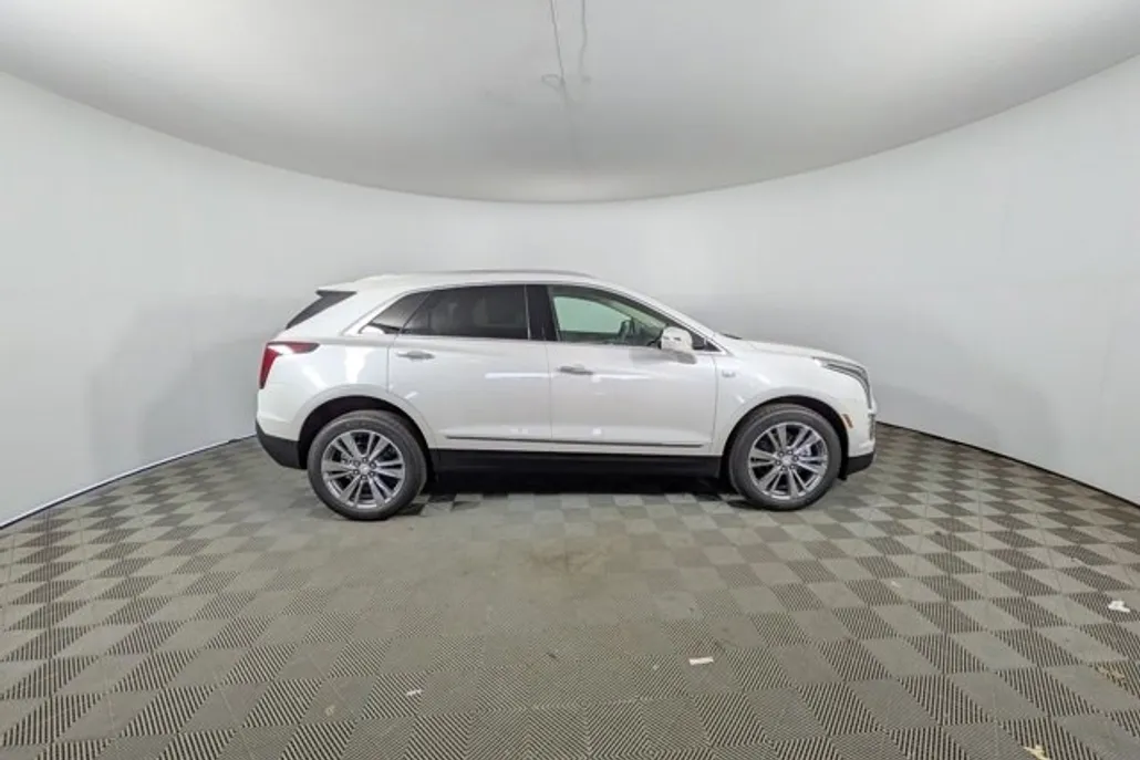 2025 Cadillac XT5 Premium Luxury photo 1