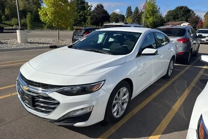 2023 Chevrolet Malibu 1LT photo 1