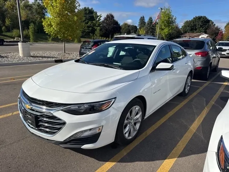 2023 Chevrolet Malibu 1LT photo 1
