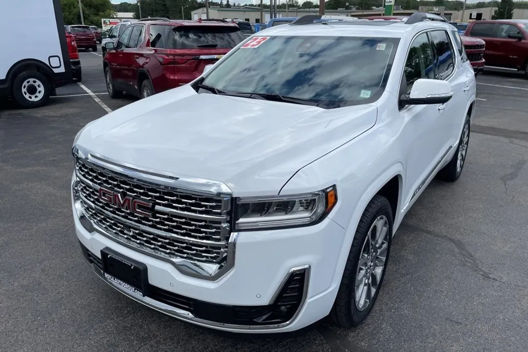 2023 Gmc Acadia Denali photo 1