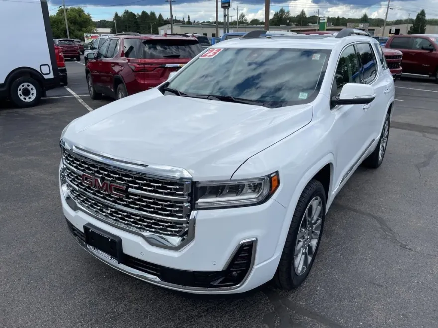 2023 Gmc Acadia Denali photo 1