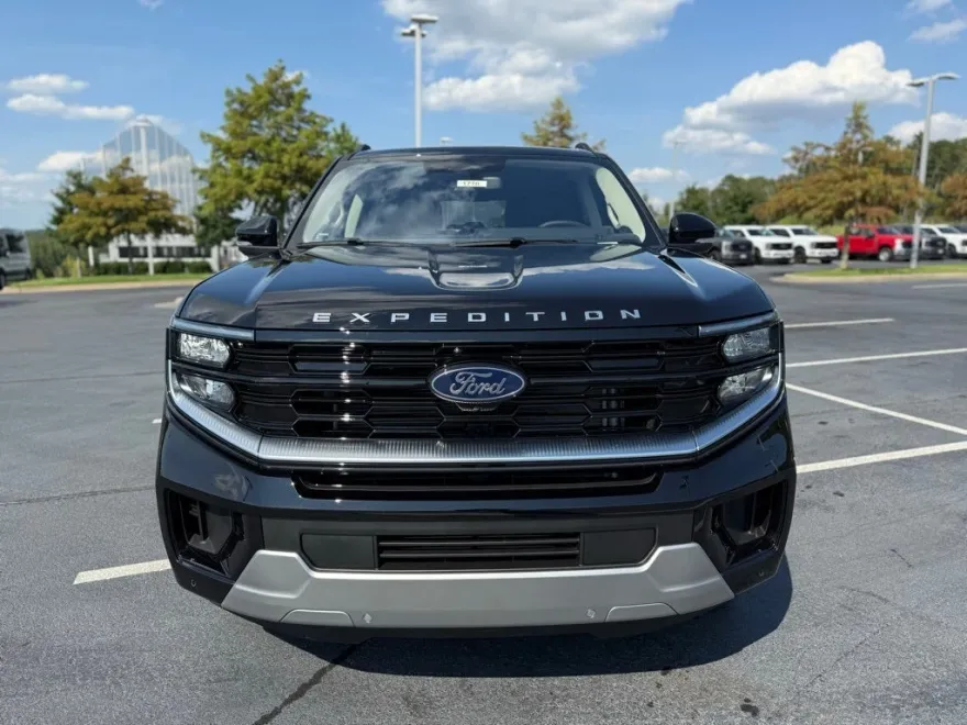 2025 Ford Expedition MAX Platinum photo 1
