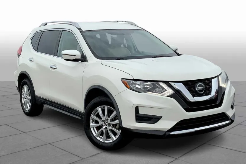 2018 Nissan Rogue SV photo 1
